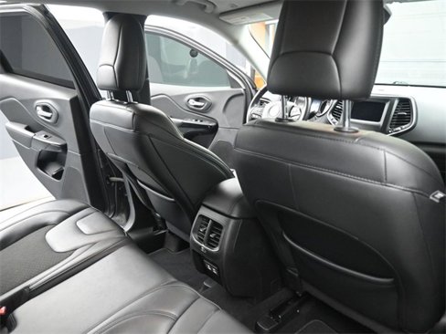 Used 2021 Jeep Cherokee Latitude Plus image 27