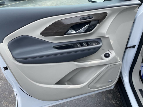 Used 2023 GMC Terrain Denali image 14