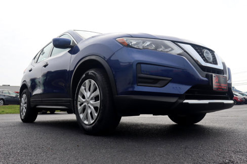 Used 2018 Nissan Rogue S image 16