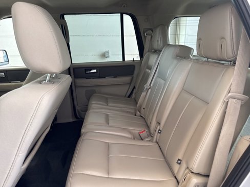 Used 2010 Ford Expedition XLT image 23