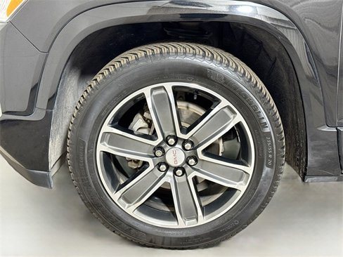 Used 2018 GMC Acadia Denali image 31