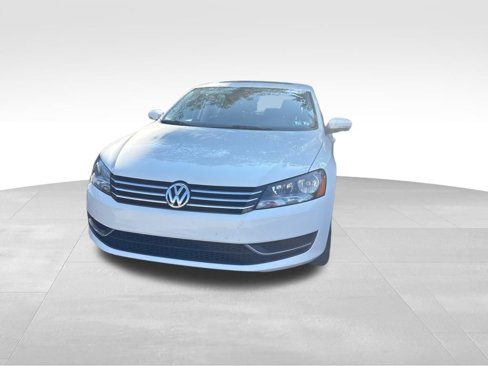 Used 2014 Volkswagen Passat 1.8T SE image 2