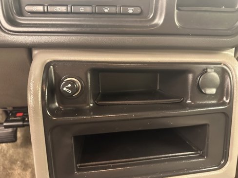 Used 2003 Chevrolet Tahoe LT image 21