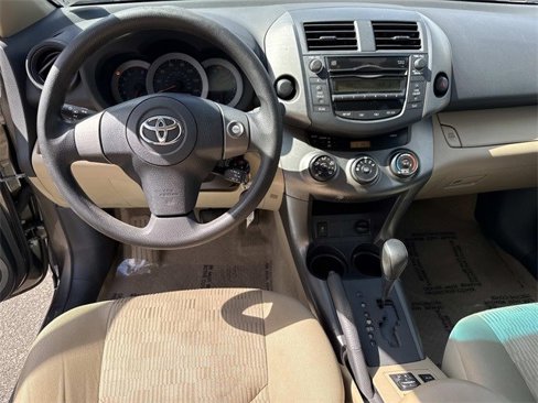 Used 2011 Toyota RAV4 2WD image 17