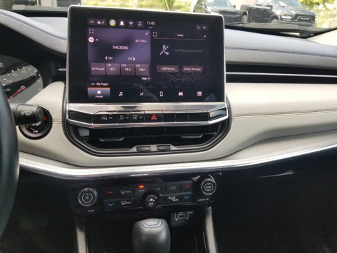 Certified 2022 Jeep Compass Limited image 19