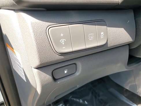 Used 2018 Kia Niro LX image 11