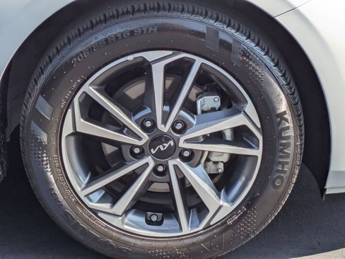 Used 2023 Kia Forte LXS image 22