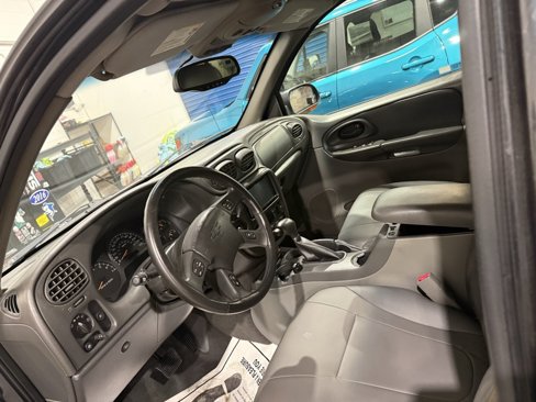 Used 2004 Chevrolet TrailBlazer LT w/ LT Preferred Equipment Group image 5