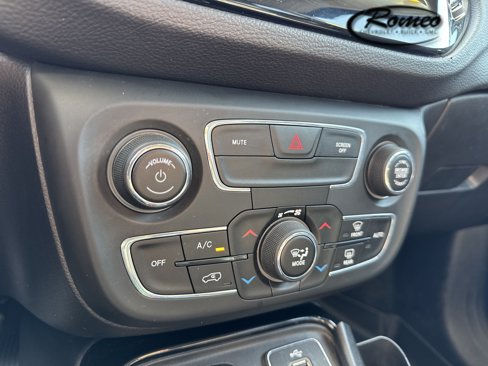 Used 2018 Jeep Compass Latitude w/ Popular Equipment Group image 20