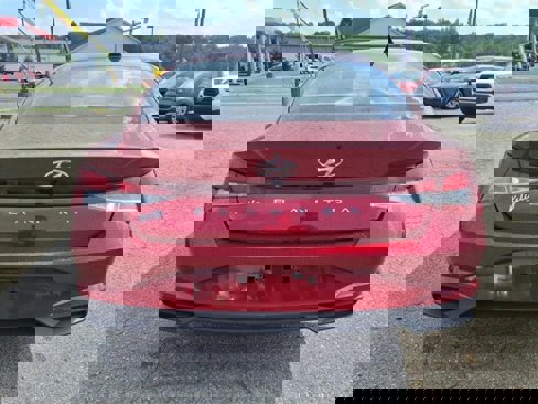 Used 2023 Hyundai Elantra SEL image 26