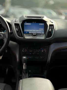 Used 2017 Ford Escape SE w/ Equipment Group 201A image 22