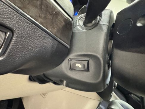 Used 2011 Chrysler Town & Country Limited w/ Trailer Tow Group image 13