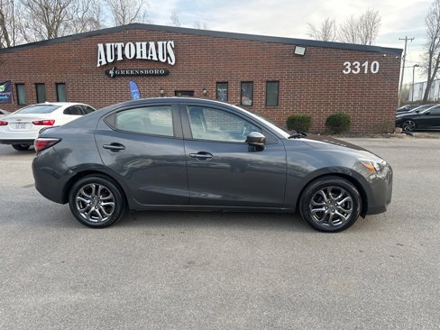 Used 2019 Toyota Yaris LE image 7