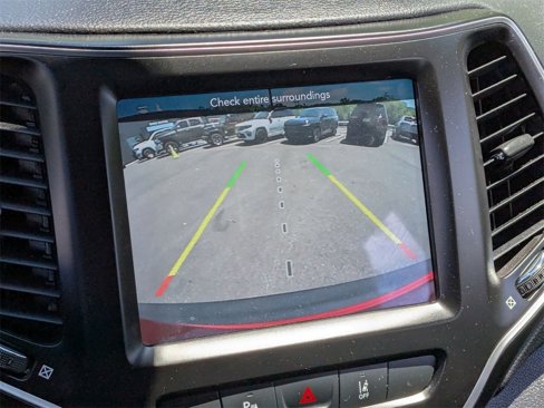 Certified 2021 Jeep Cherokee Latitude Lux w/ Sun & Sound Group image 17