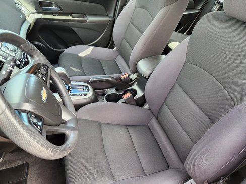 Used 2015 Chevrolet Cruze LT image 13