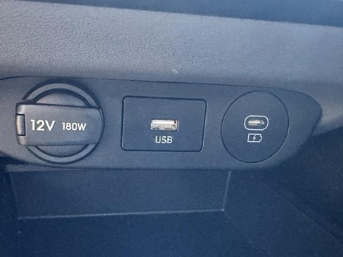 Used 2024 Hyundai Elantra SEL image 25