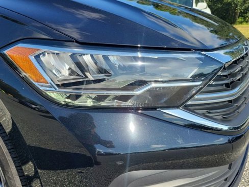 Used 2023 Volkswagen Jetta SE image 16
