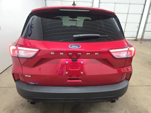 Used 2022 Ford Escape SE w/ SE Sport Appearance Package image 10