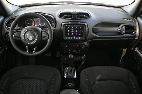 Used 2022 Jeep Renegade Altitude image 3