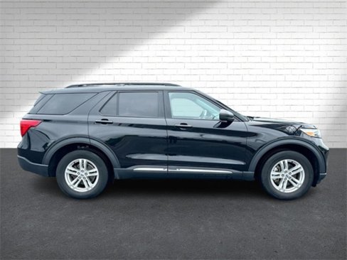 Used 2022 Ford Explorer XLT w/ Equipment Group 202A image 14