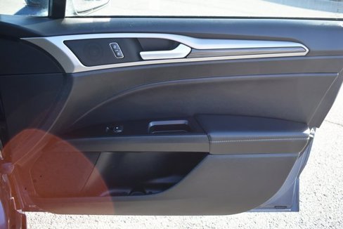 Used 2018 Ford Fusion SE w/ Fusion SE Technology Package image 41