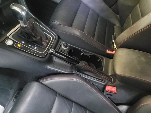 Used 2015 Volkswagen GTI SE image 26
