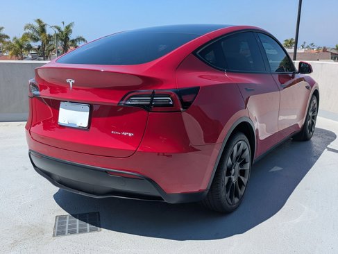 Used 2021 Tesla Model Y Long Range image 9
