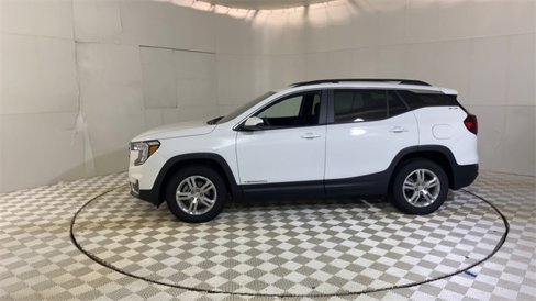 Certified 2023 GMC Terrain SLE w/ Driver Convenience Package image 5