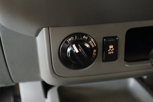 Used 2019 Nissan Frontier SV image 7