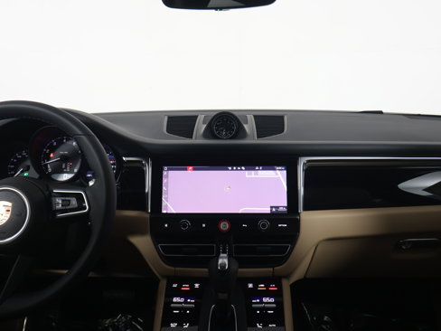 New 2025 Porsche Macan image 19