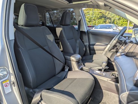 Used 2018 Toyota RAV4 XLE image 31