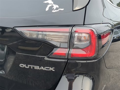 Used 2020 Subaru Outback Limited image 8