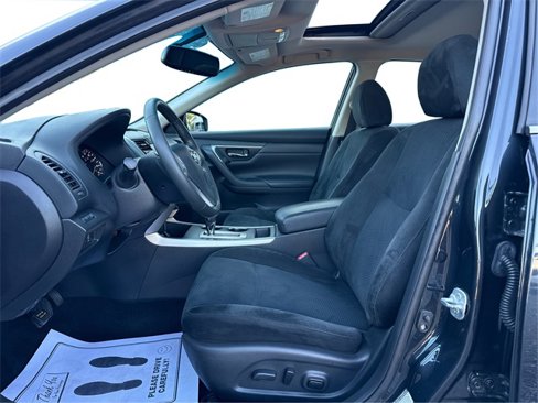 Used 2015 Nissan Altima 2.5 SV w/ Convenience Package image 10