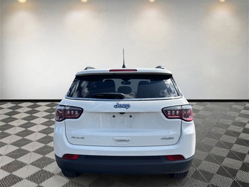 Used 2019 Jeep Compass Latitude w/ Popular Equipment Group image 4