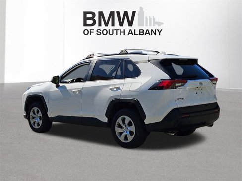 Used 2019 Toyota RAV4 LE image 5