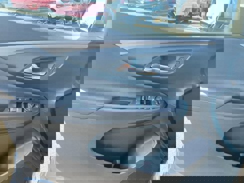 New 2025 Buick Envista Preferred image 19