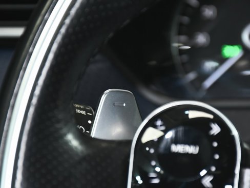 Used 2020 Land Rover Range Rover Velar R-Dynamic S image 38