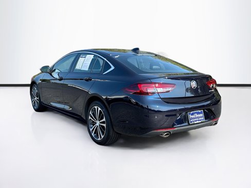 Used 2019 Buick Regal Essence w/ Driver Confidence Package I image 5