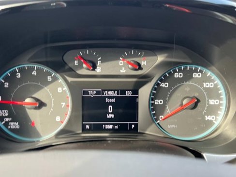 Used 2021 Chevrolet Traverse LS image 19