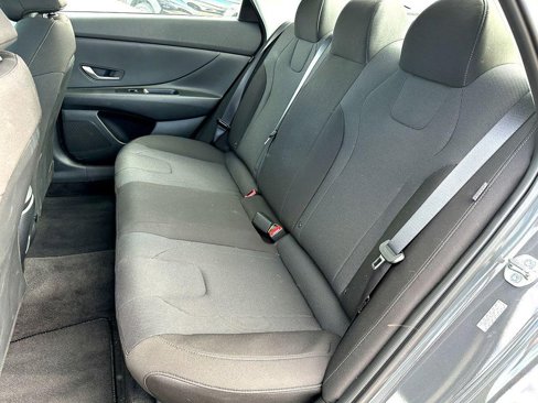 Used 2024 Hyundai Elantra SE image 18