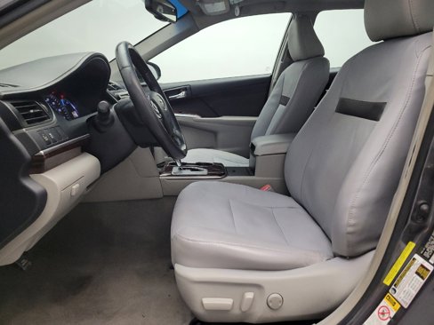 Used 2014 Toyota Camry XLE image 17