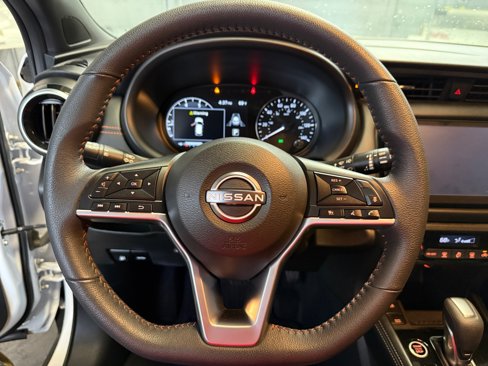 Used 2024 Nissan Kicks SR w/ Interior Electronics Package image 17