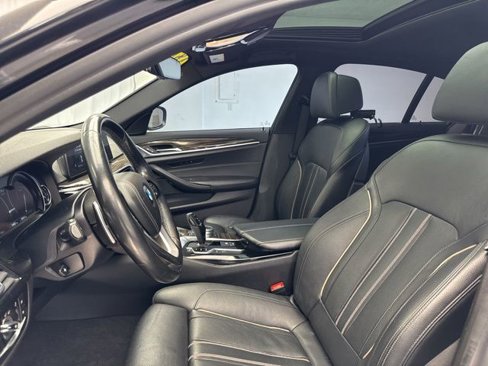 Used 2018 BMW 530e image 8