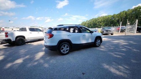Certified 2020 GMC Terrain SLE w/ Driver Convenience Package image 5