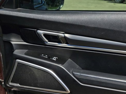 Used 2020 Kia Telluride LX image 32