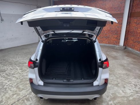 Certified 2022 Ford Escape SE w/ Cold Weather Package image 26