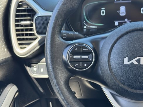 Used 2023 Kia Soul LX image 16