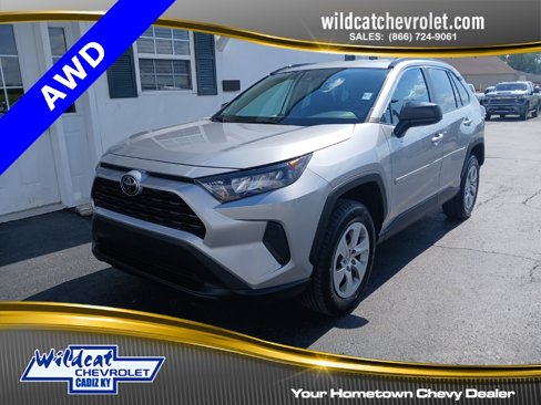 Used 2020 Toyota RAV4 LE image 1