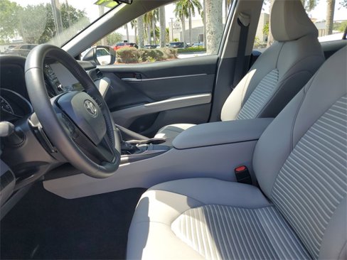 Used 2024 Toyota Camry SE image 20