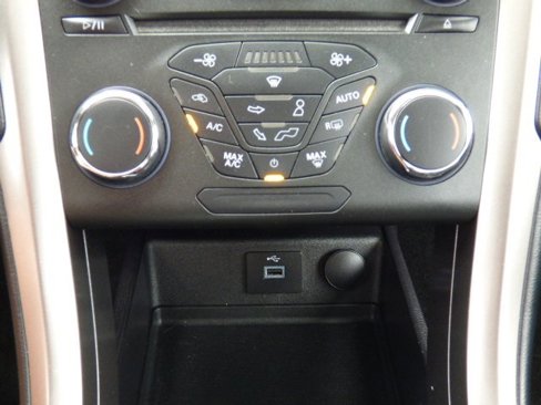 Used 2018 Ford Fusion SE image 13